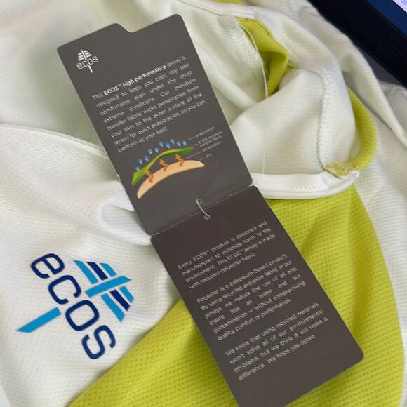 ecos Performance Wear Short Sleeve T-Shirt White Green Zipper Pockets Size M NWT - Picture 6 of 9